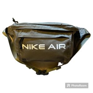 Nike Air Oversized Army Green Fannypack/Slingpack Bag
